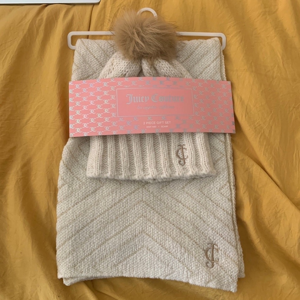 Juicy Couture Hat/Scarf Set